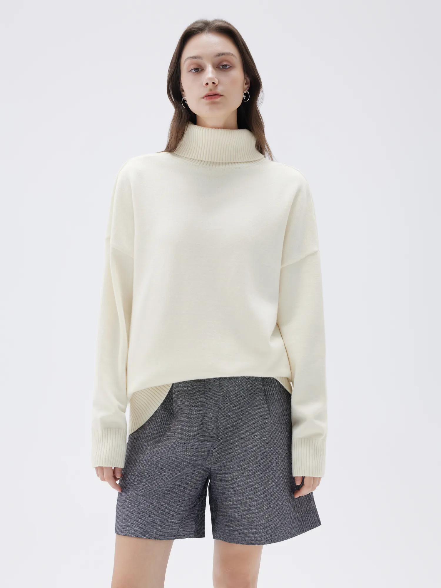 Cashmere Oversized Turtleneck Sweater - Image 35